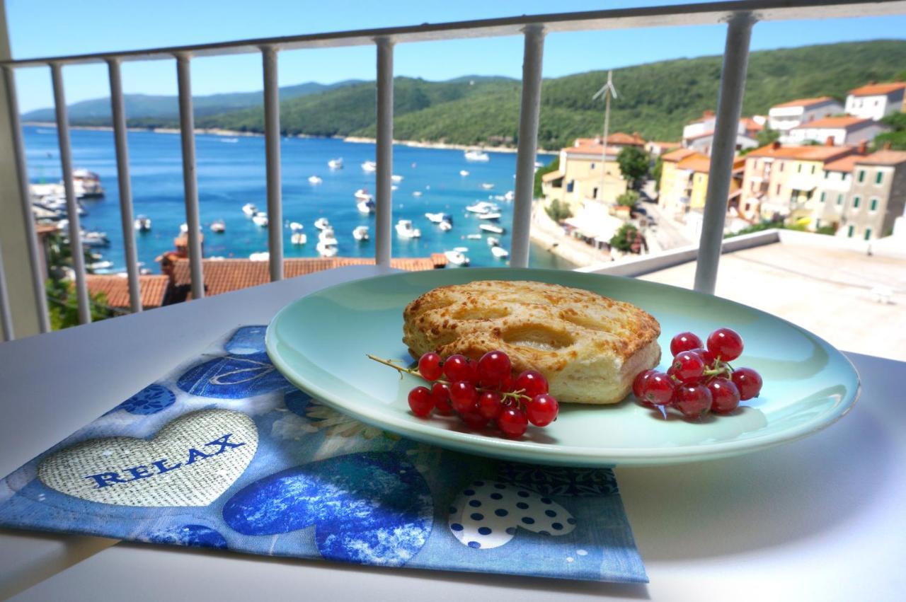 Studio Apartment Michelle - Intermezzo With Sea View Rabac Exterior photo